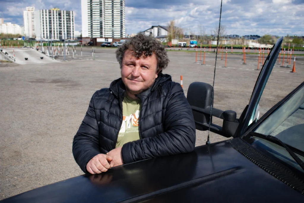 Белорус купил 30-летний Chevrolet Suburban — и его машина стала сниматься в сериалах