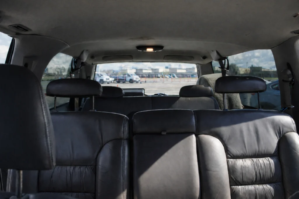 Белорус купил 30-летний Chevrolet Suburban — и его машина стала сниматься в сериалах