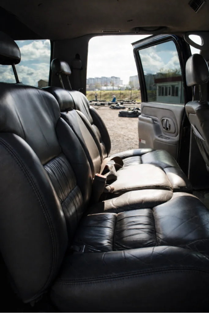 Белорус купил 30-летний Chevrolet Suburban — и его машина стала сниматься в сериалах