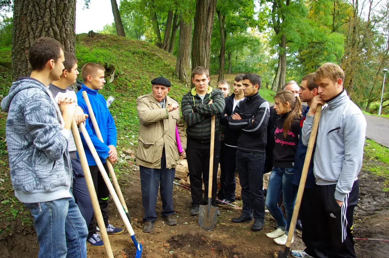 Человек, который нашёл Берестье: воспоминания о брестском археологе Петре Лысенко