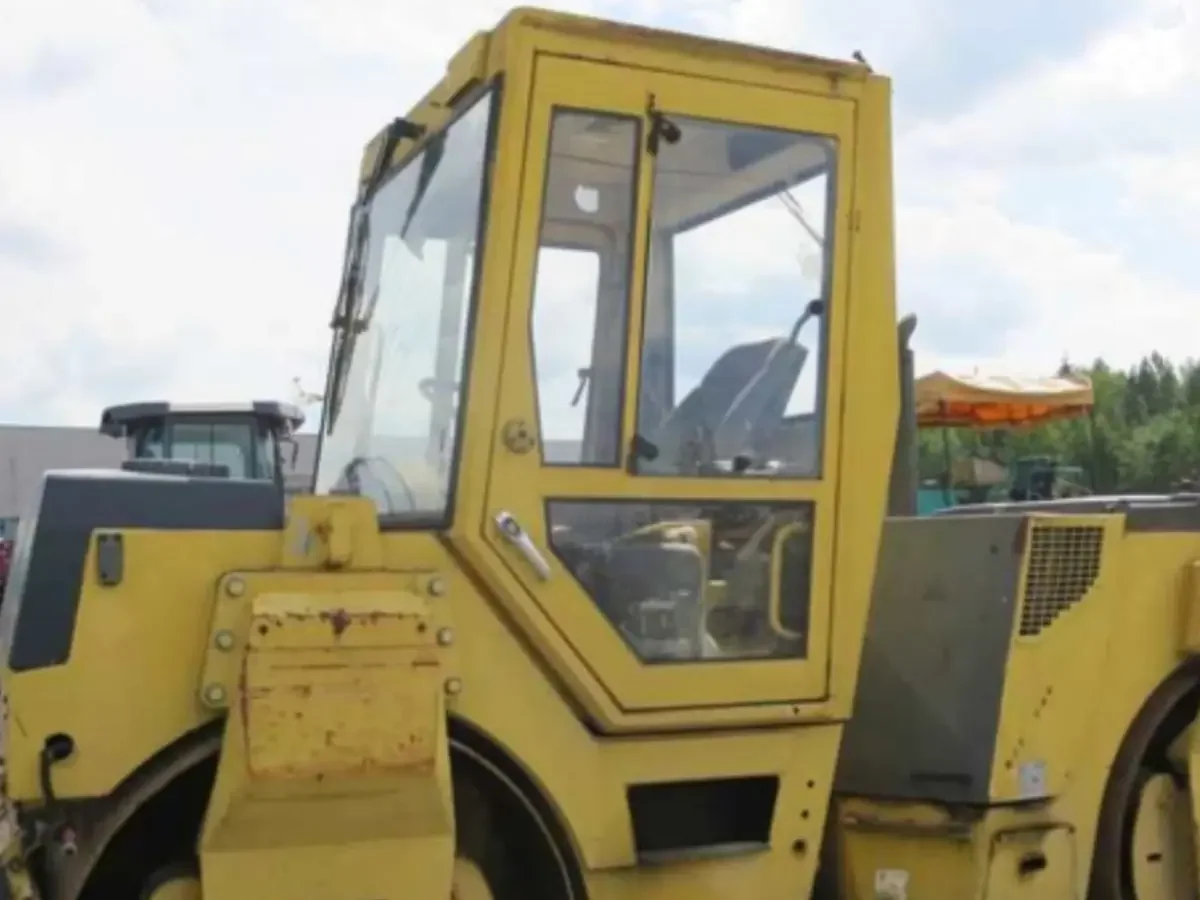 Брестское дорожное предприятие платило 400 тысяч за технику, которая месяцами простаивала