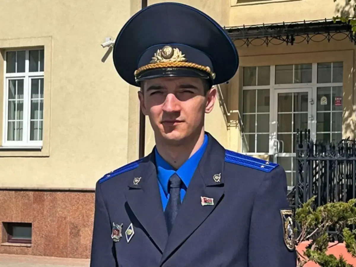 В Барановичах хулиган ударил мужчину на остановке — не знал, что рядом стоит следователь