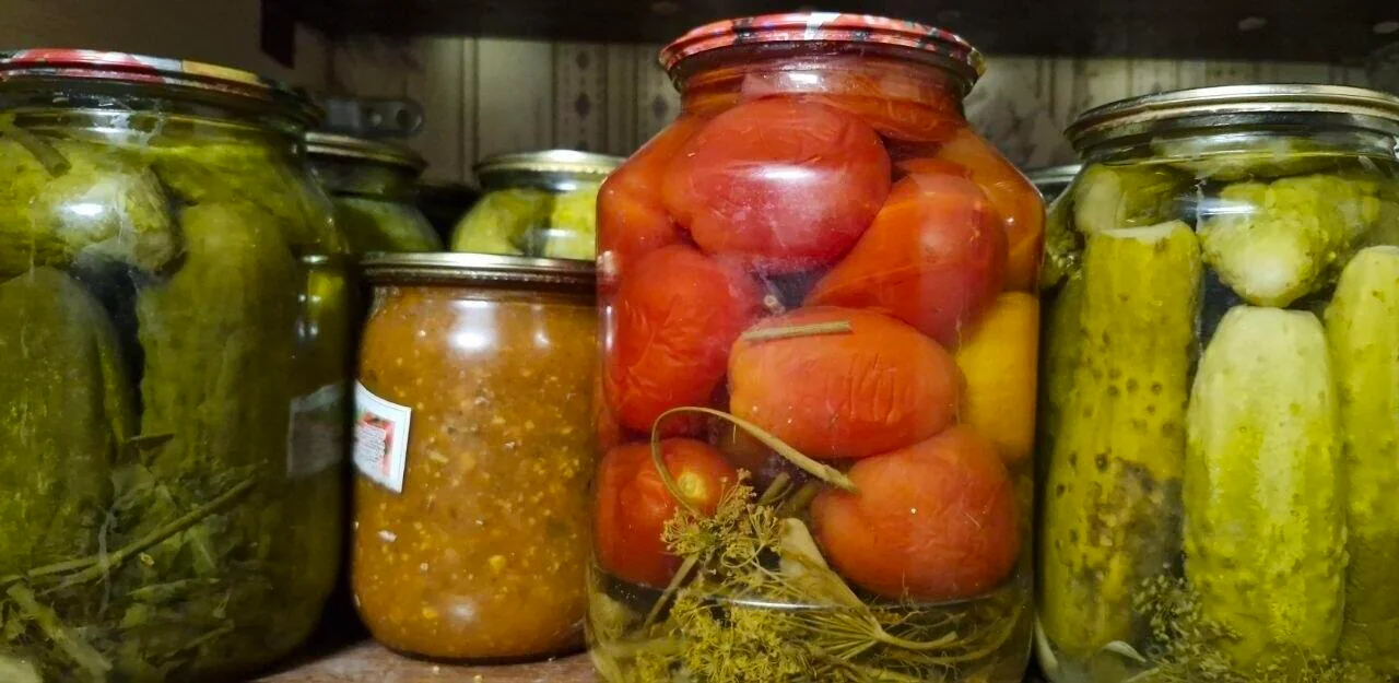 Белорус зарабатывает 2 600 рублей, тратит 1 500 и копит на машину — вот как он это делает