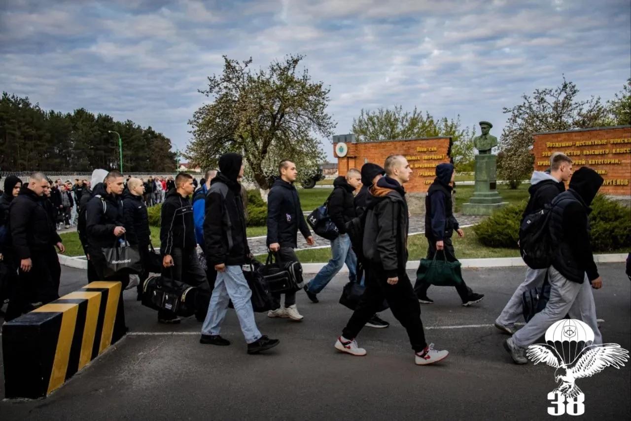 Новобранцы пополнили ряды 38-й гвардейской бригады в Бресте: служба началась