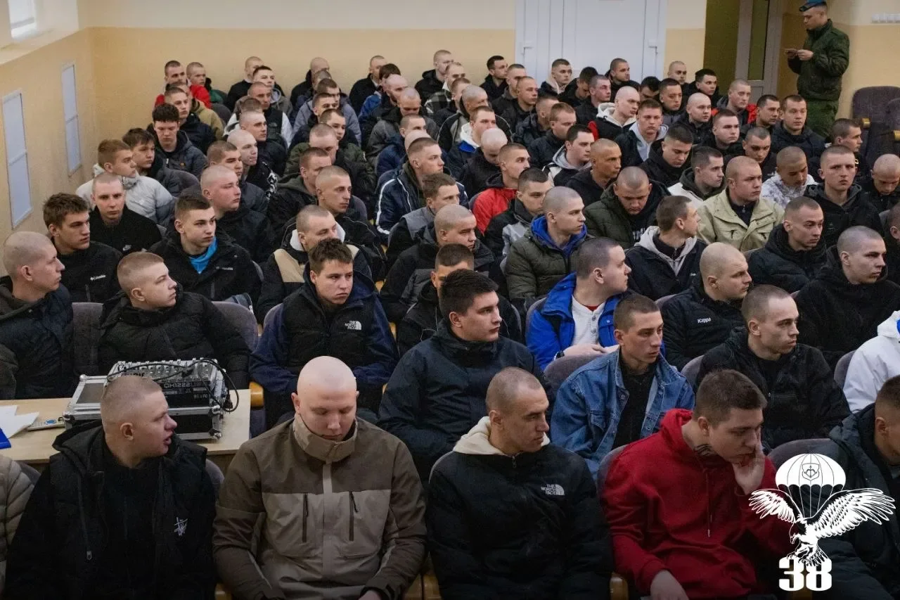 Новобранцы пополнили ряды 38-й гвардейской бригады в Бресте: служба началась