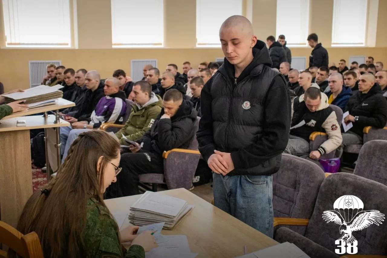 Новобранцы пополнили ряды 38-й гвардейской бригады в Бресте: служба началась