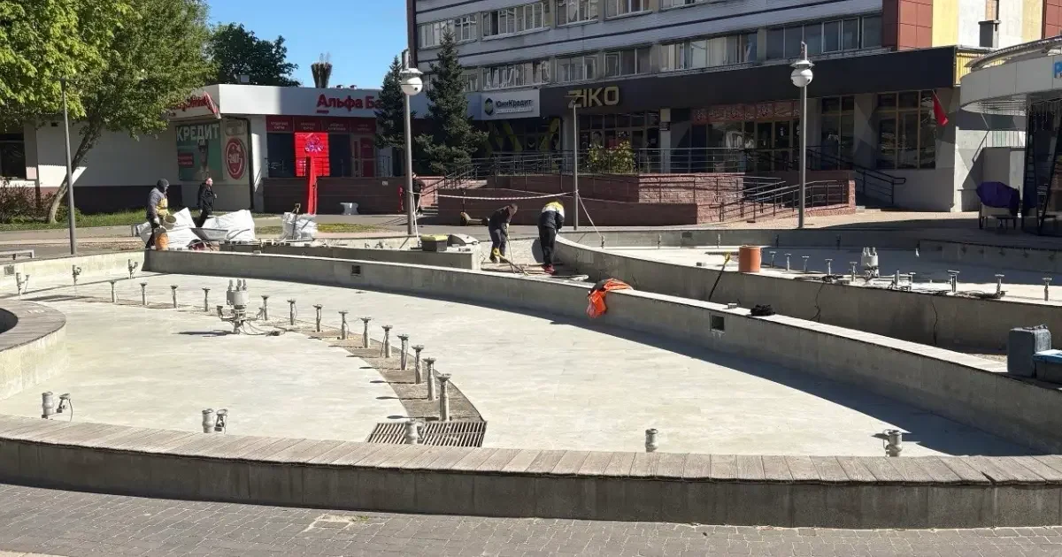 Насосы, покраска, чистка чаш: брестские фонтаны готовятся к открытию сезона