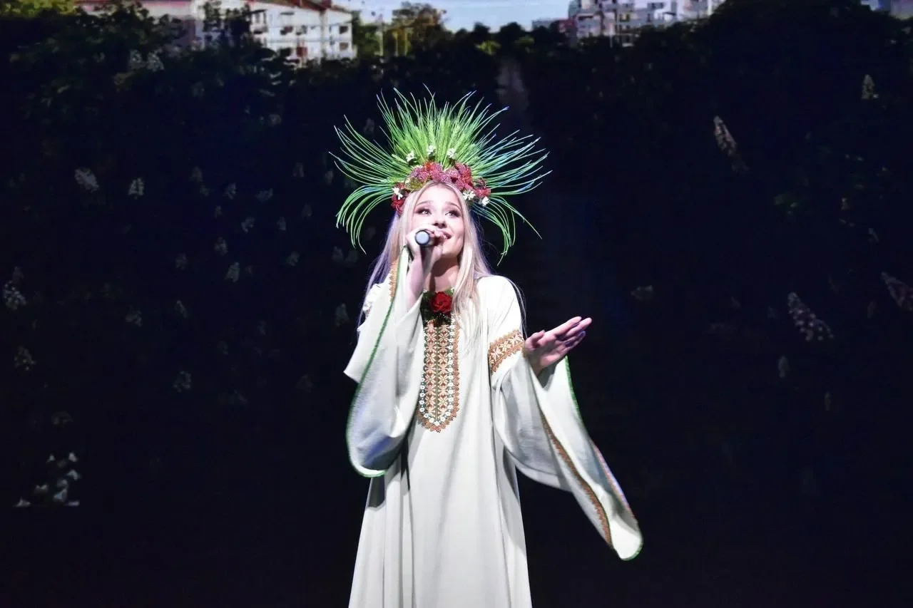 Корона уехала в Брест: кто стала лучшей на областном конкурсе «Мисс Весна — 2026»