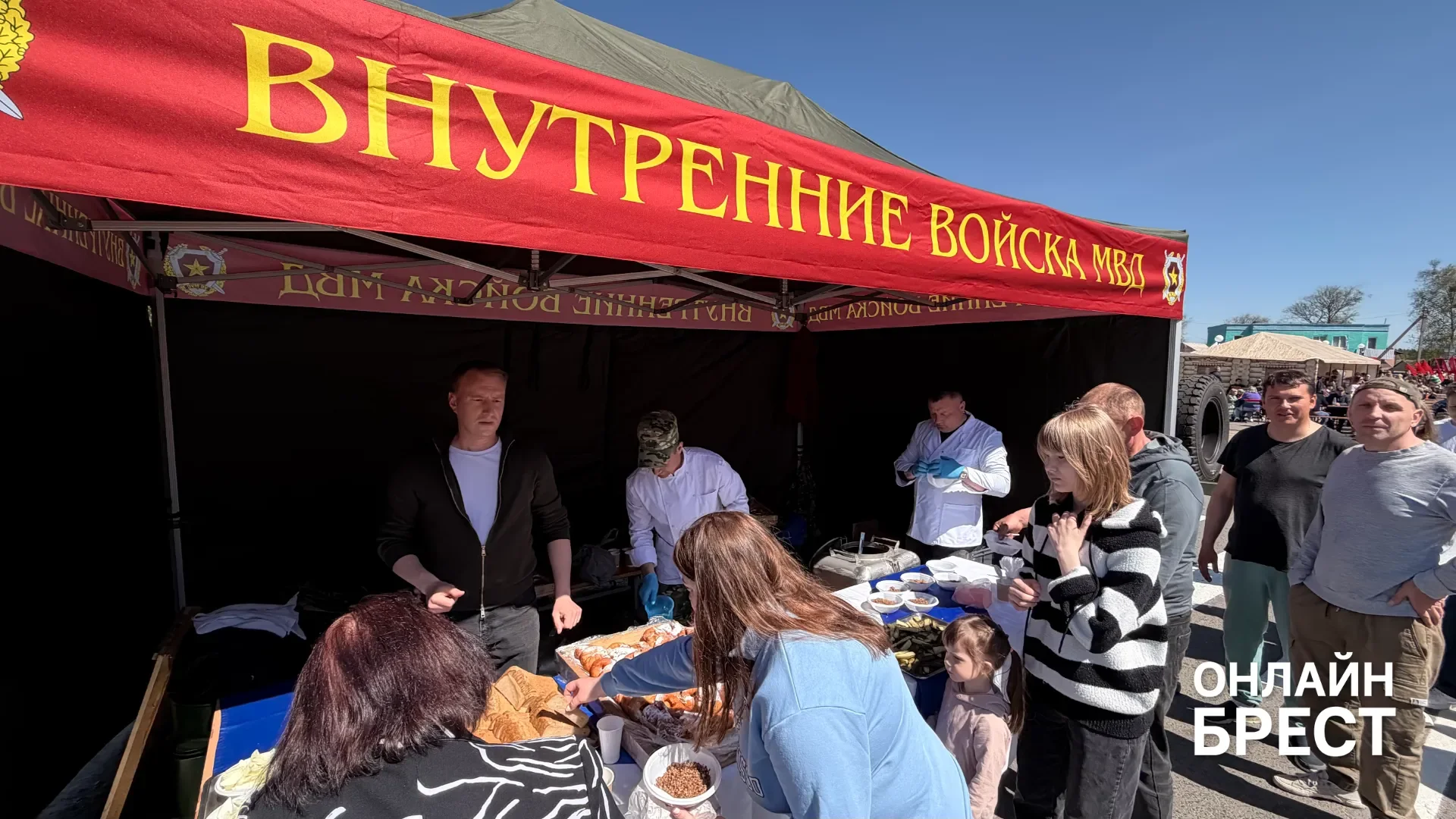 Солдатская каша, фаер-шоу и дискотека. Узнали, что за праздник в Пружанском районе