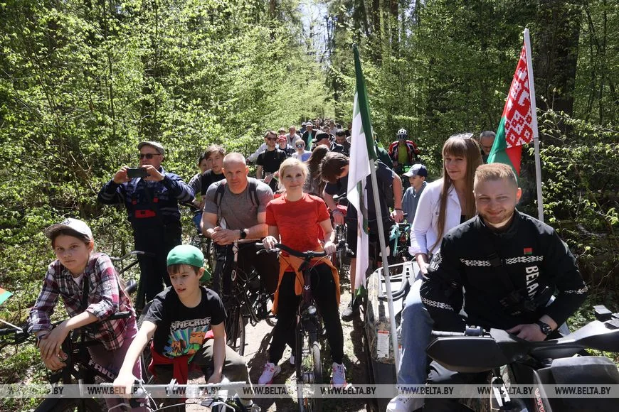 Велопробег в Беловежской пуще собрал 400 человек — смотрите, что там было