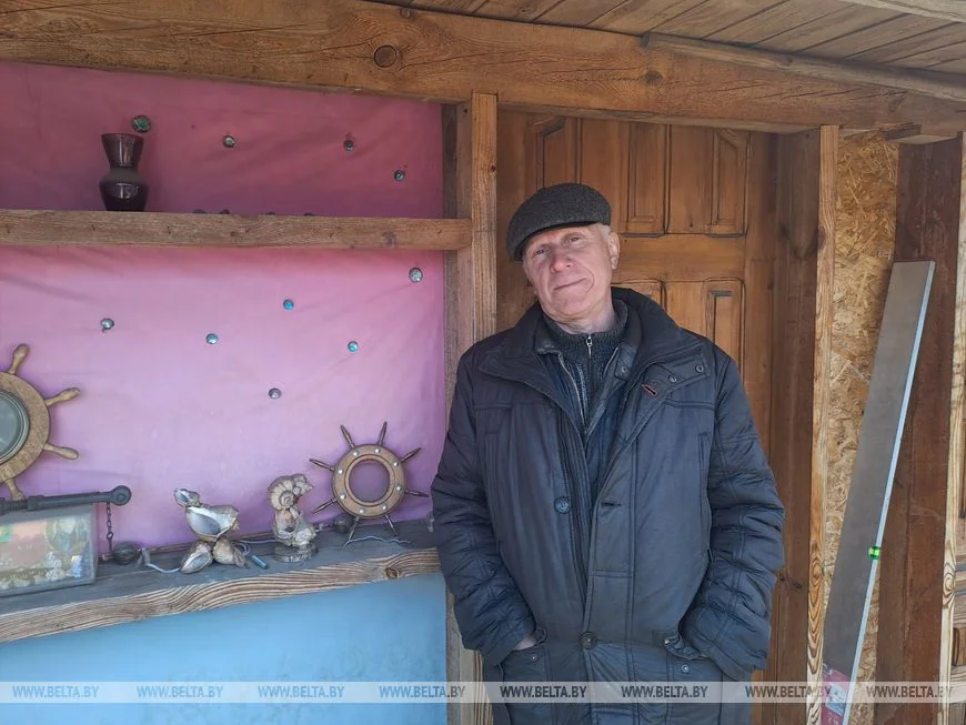 Пинчанин вышел на пенсию и построил фрегат высотой с четырёхэтажный дом прямо в огороде