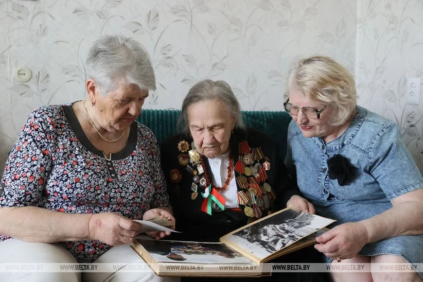 96-летняя брестчанка ходила в разведку в 12 лет — накануне 9 Мая она поделилась воспоминаниями