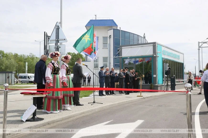 Обновленную зону ожидания открыли перед пунктом пропуска «Брест»
