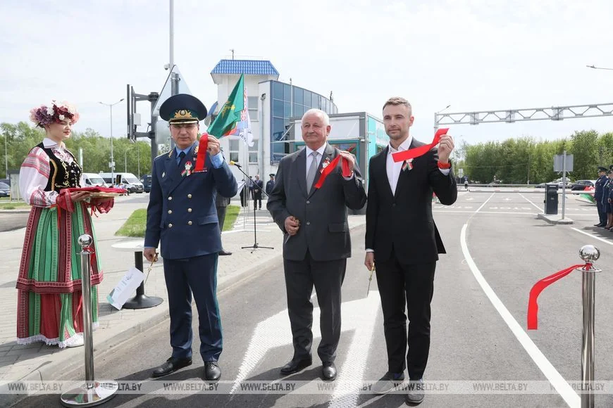 Обновленную зону ожидания открыли перед пунктом пропуска «Брест»