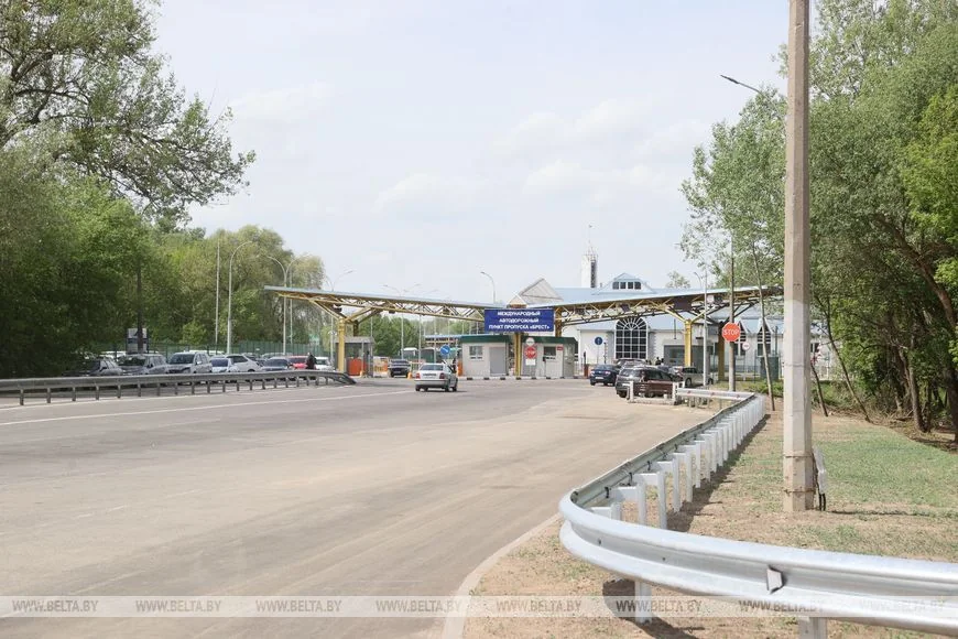 Обновленную зону ожидания открыли перед пунктом пропуска «Брест»