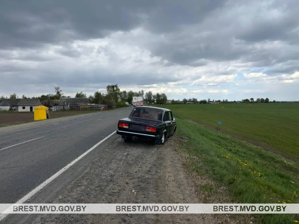В Столинском районе 19-летний угонщик бросил машину, когда отвалилось колесо — и угнал следующую