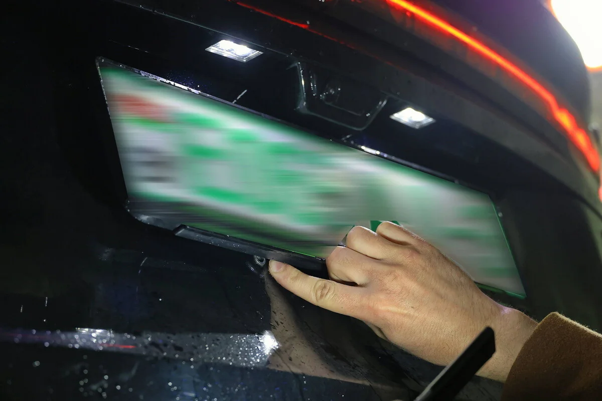 Владелец китайского авто не делал антикор перед зимой — вот что нашли на подъёмнике