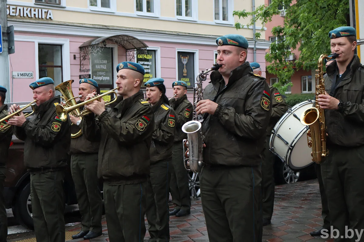 На улице Пушкинской в Бресте открыли мемориальную доску — кем был этот человек