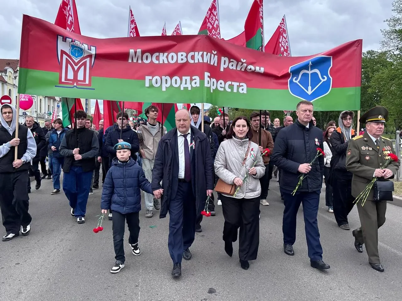 Брестская крепость озарилась салютом в честь 9 Мая