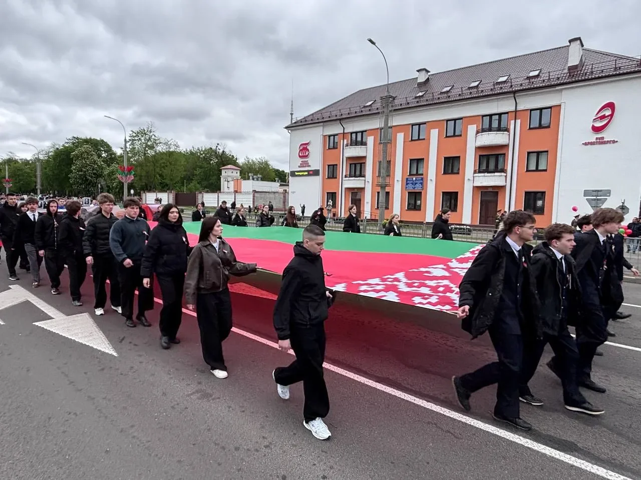 Брестская крепость озарилась салютом в честь 9 Мая