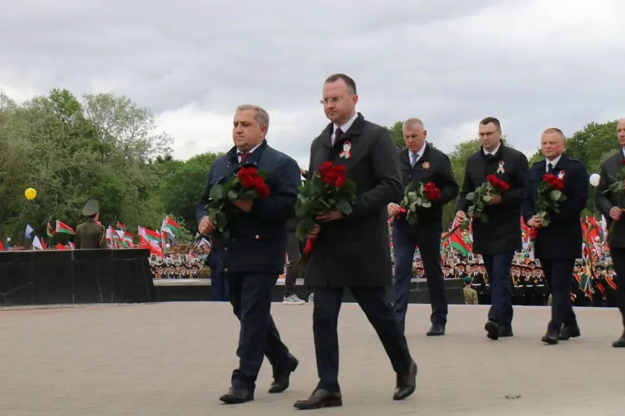 Брестская крепость озарилась салютом в честь 9 Мая