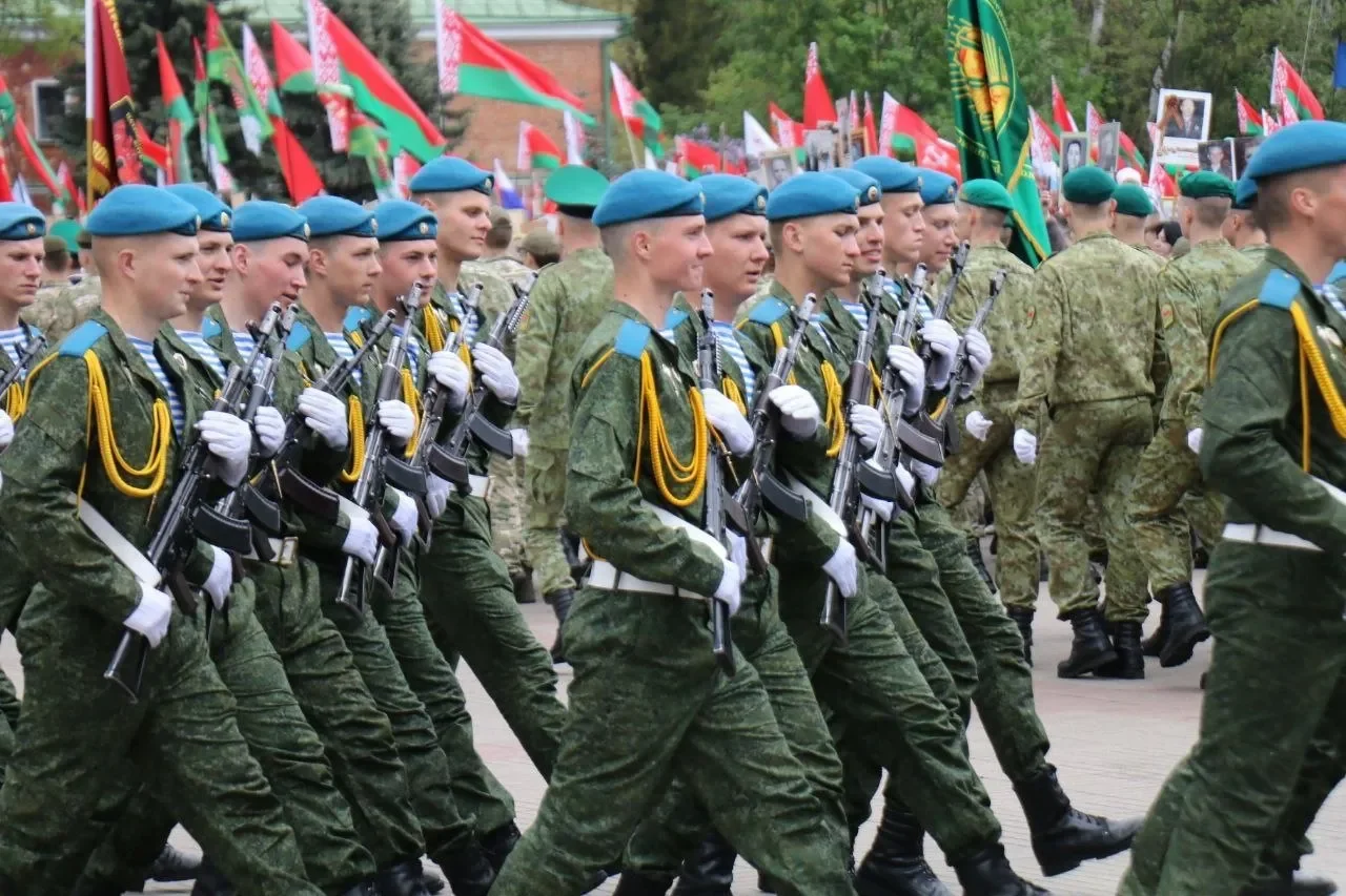 Брестская крепость озарилась салютом в честь 9 Мая