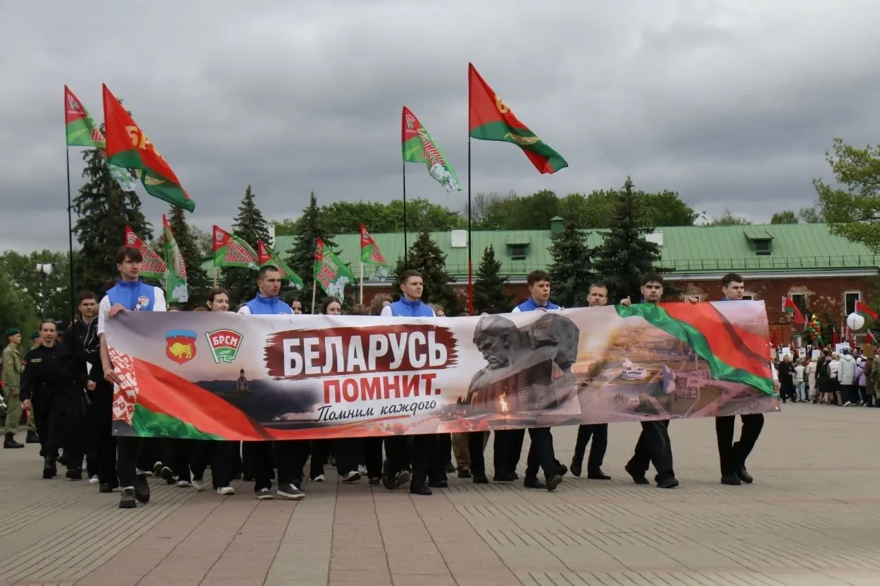 Брестская крепость озарилась салютом в честь 9 Мая