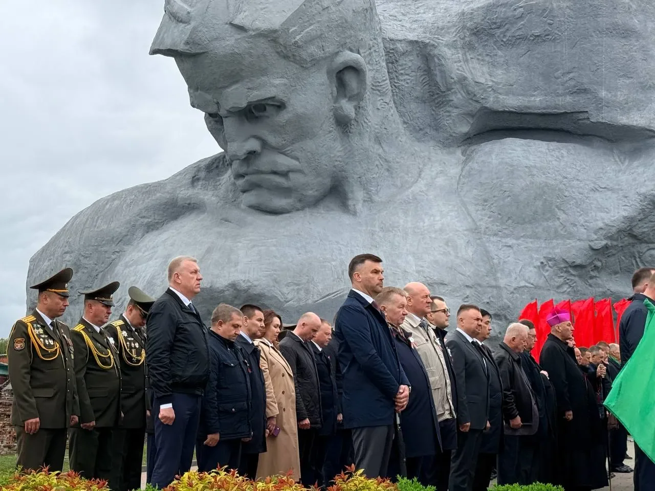 Брестская крепость озарилась салютом в честь 9 Мая