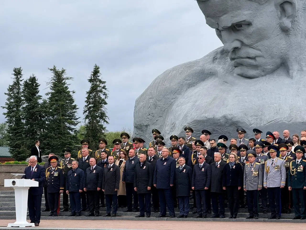 Брестская крепость озарилась салютом в честь 9 Мая