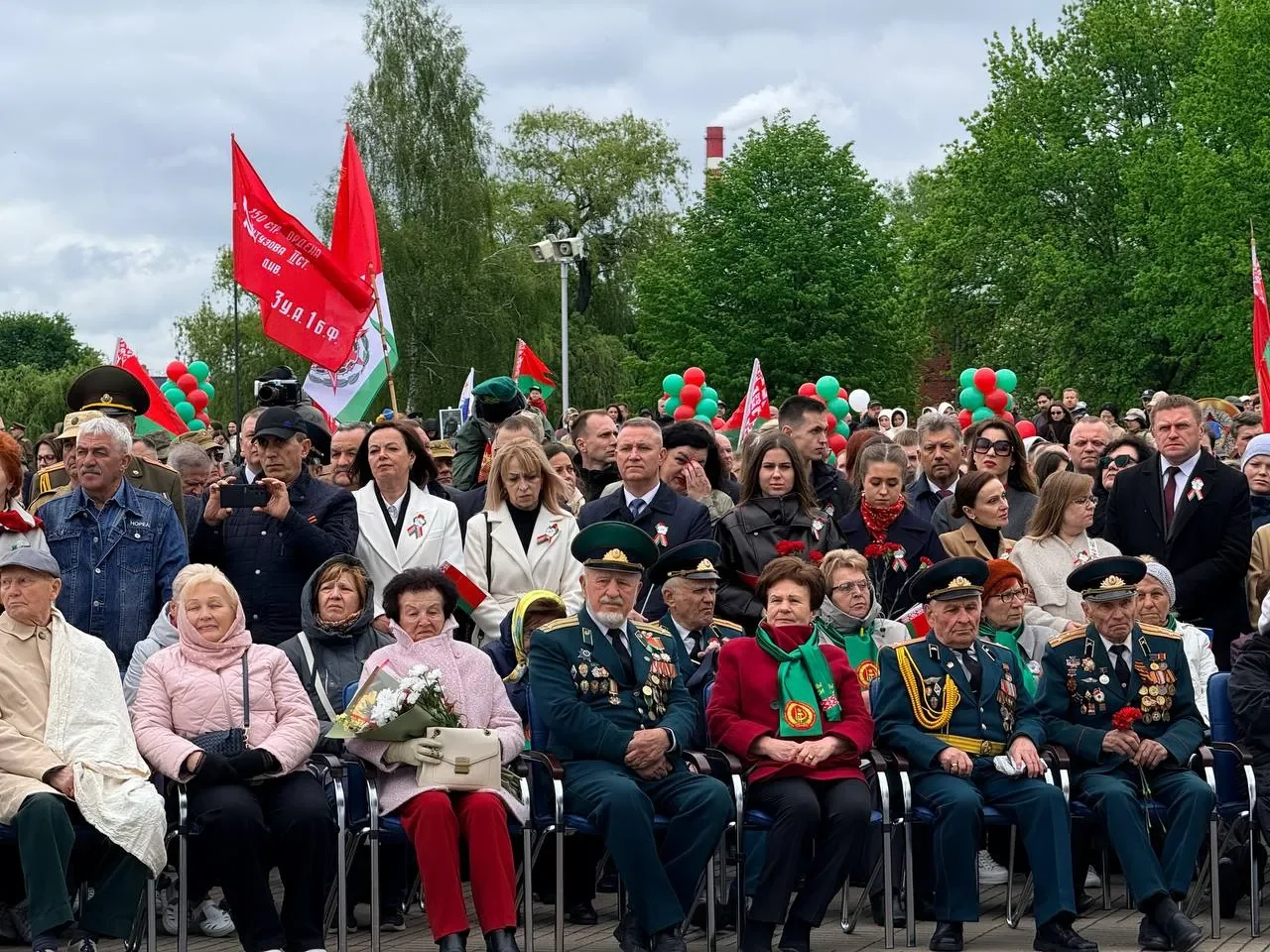 Брестская крепость озарилась салютом в честь 9 Мая