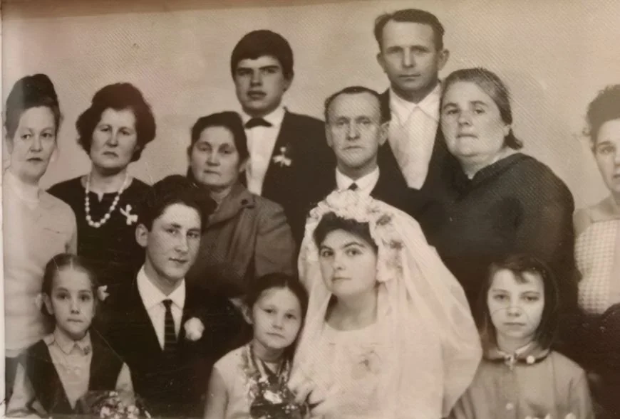 В Бресте супруги отметили бриллиантовую свадьбу: родные устроили им сюрприз с ЗАГСом