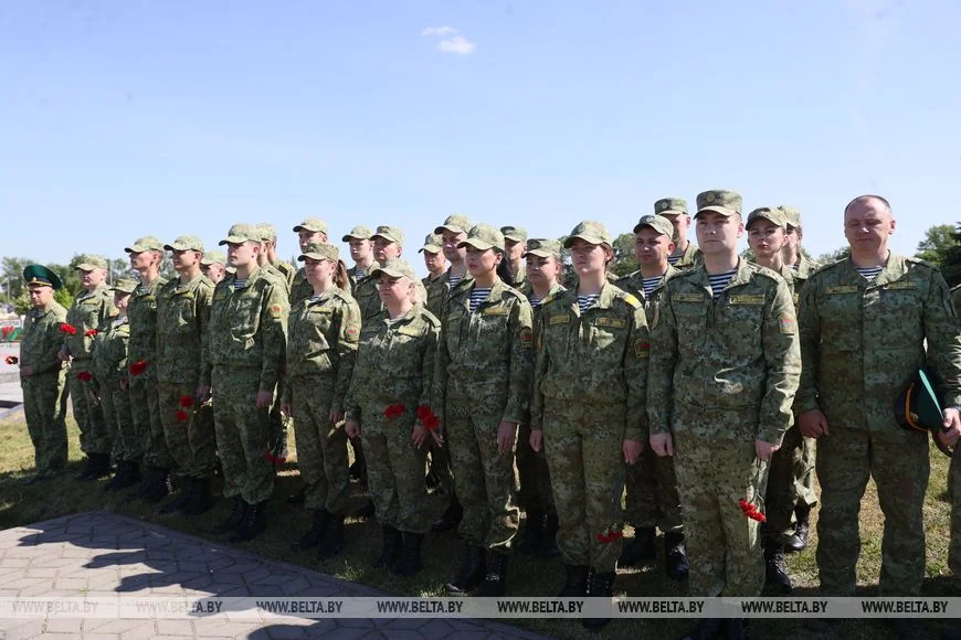 Брестские обновили памятник человеку, которого называли грозой контрабандистов