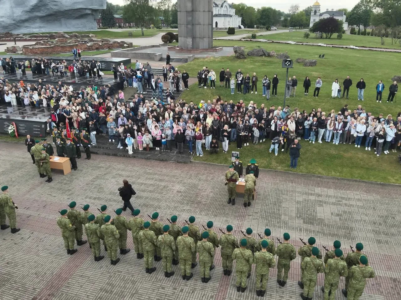 «Служу Республике Беларусь!»: как 250 новобранцев принимали присягу в Брестской крепости