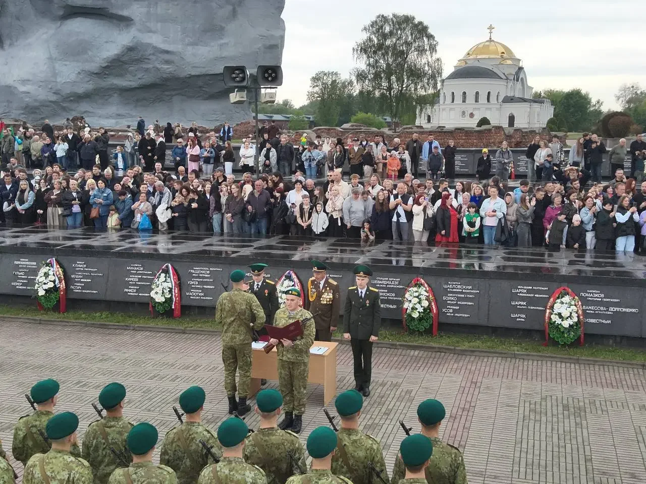 «Служу Республике Беларусь!»: как 250 новобранцев принимали присягу в Брестской крепости