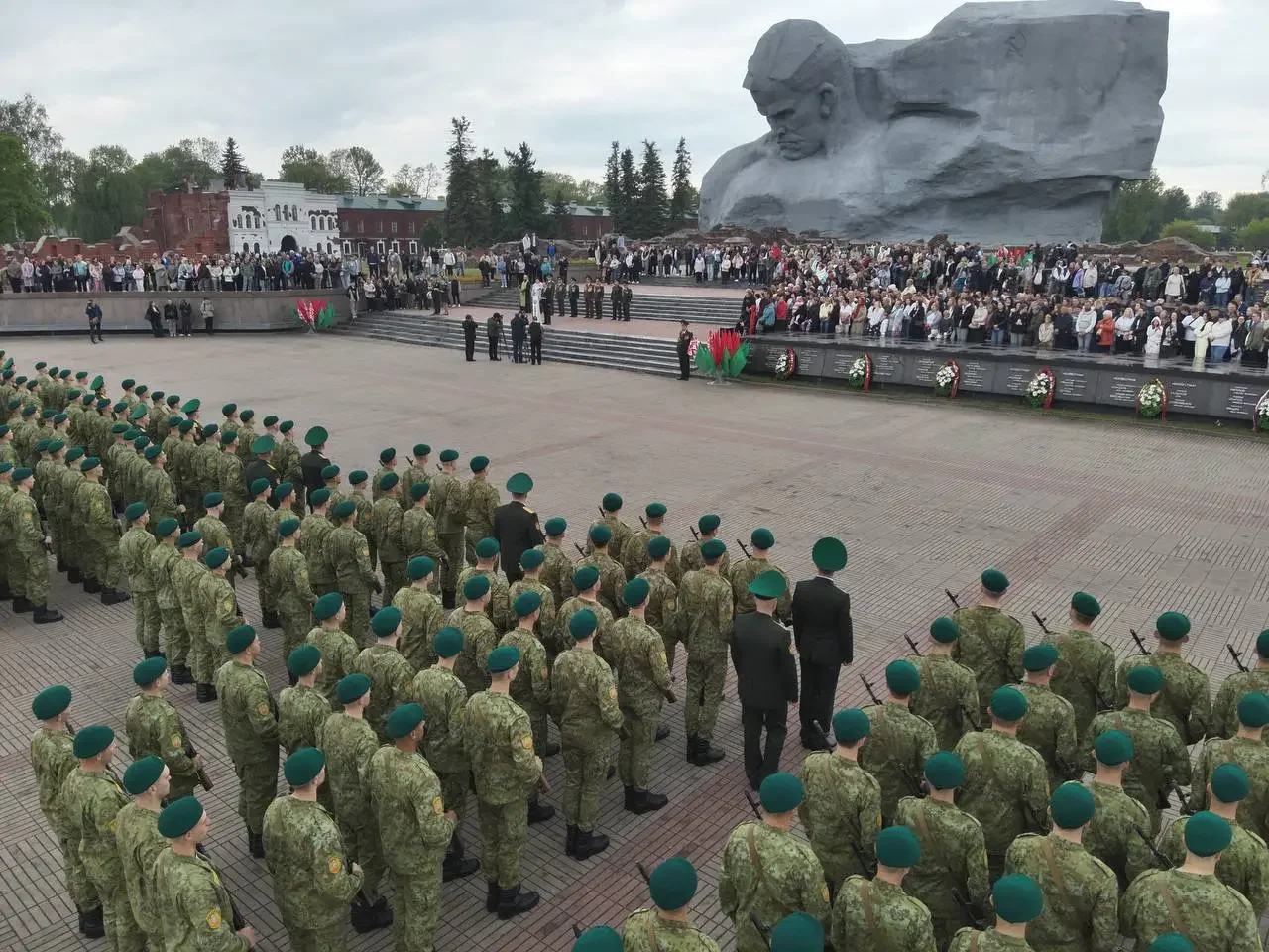 «Служу Республике Беларусь!»: как 250 новобранцев принимали присягу в Брестской крепости