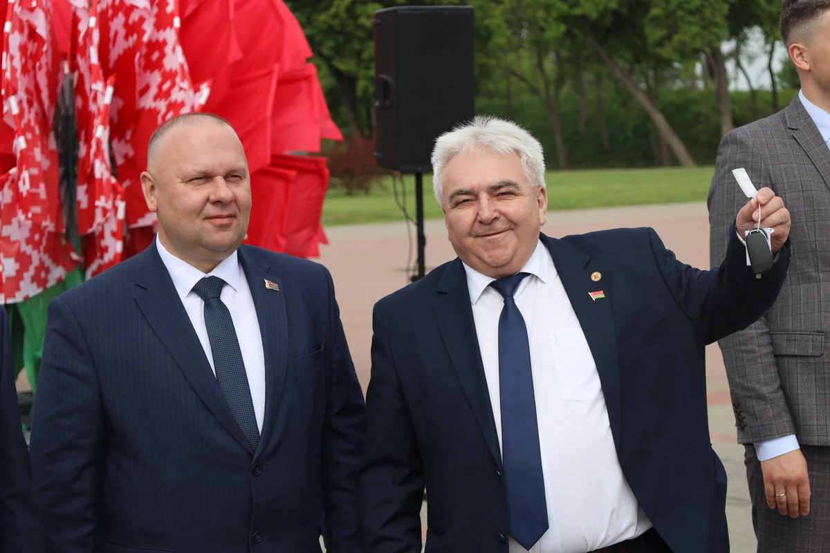 20 новых машин для медиков Брестчины: кому они достались