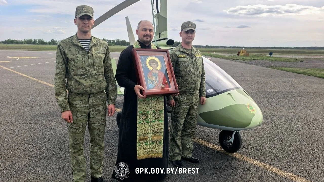 Священник облетел государственную границу с иконой — вот зачем он это сделал