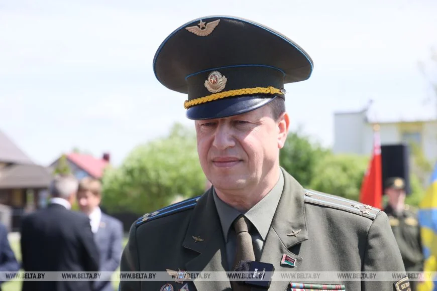 Пять лет назад они отвели самолёт от домов и погибли. В Барановичах почтили память лётчиков-героев