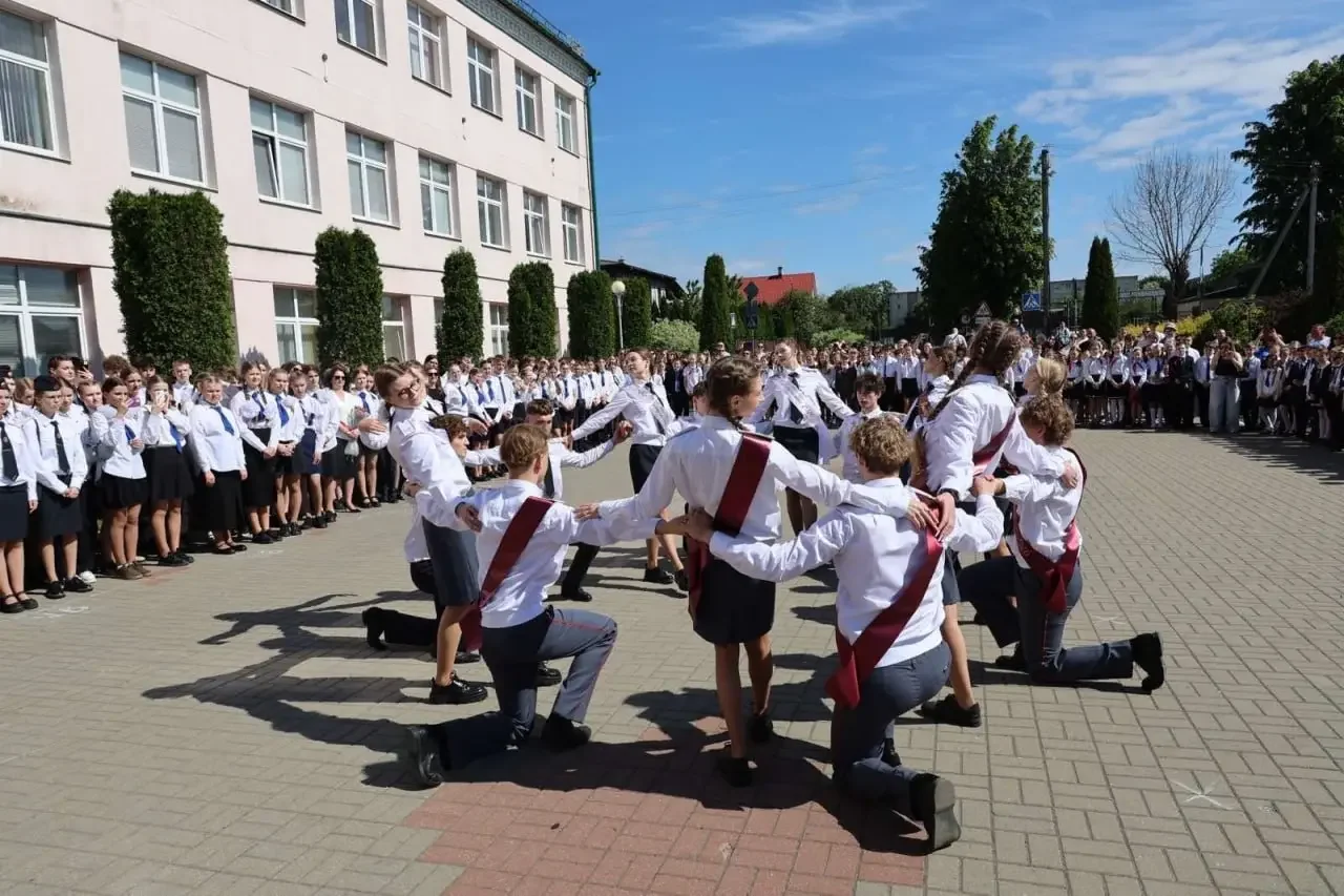В Бресте прозвенел последний звонок