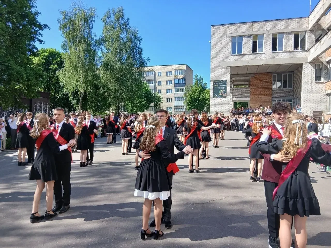В Бресте прозвенел последний звонок