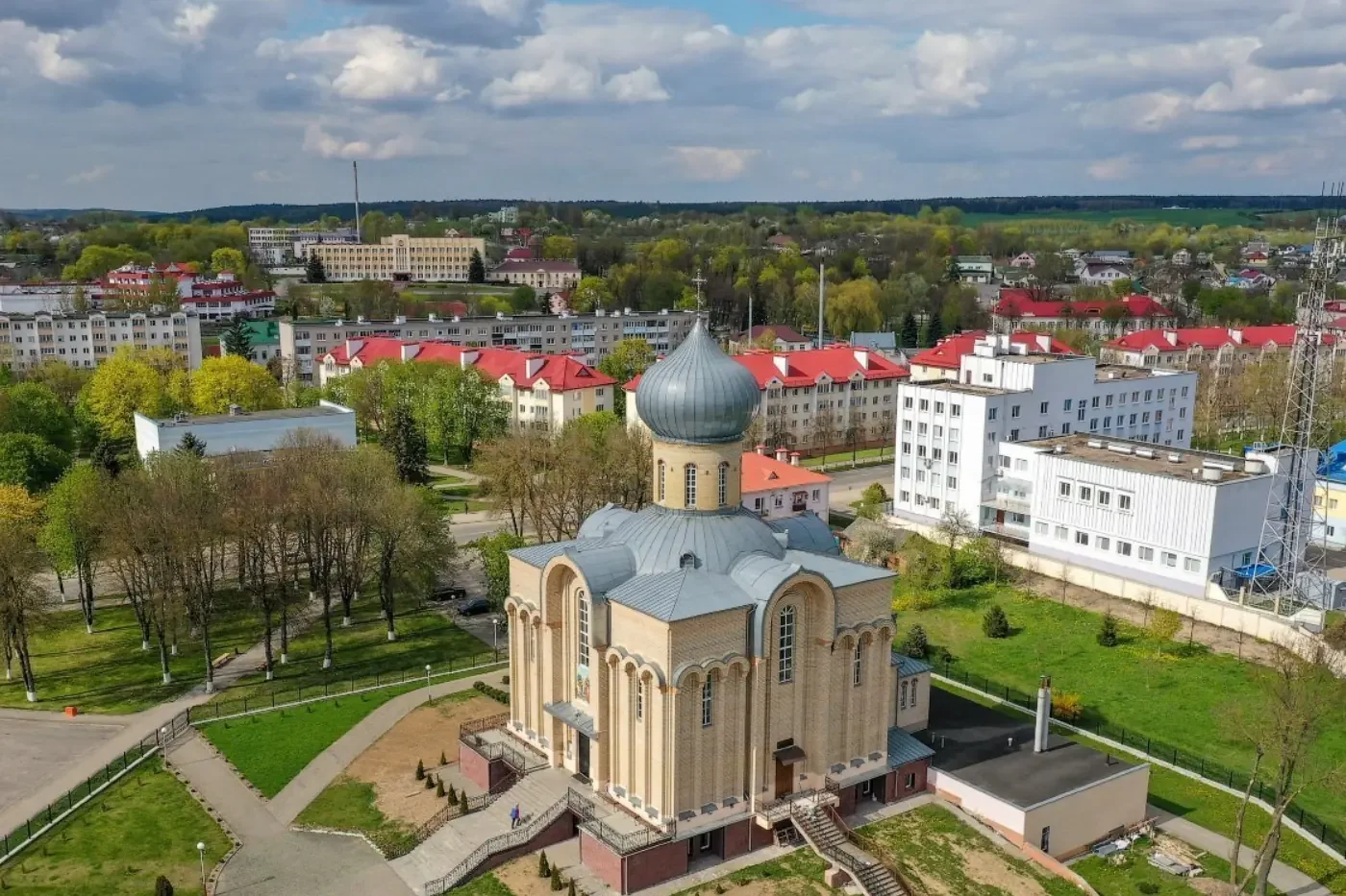 Парень из Лунинца объехал 115 белорусских городов и рассказал, что стоит увидеть