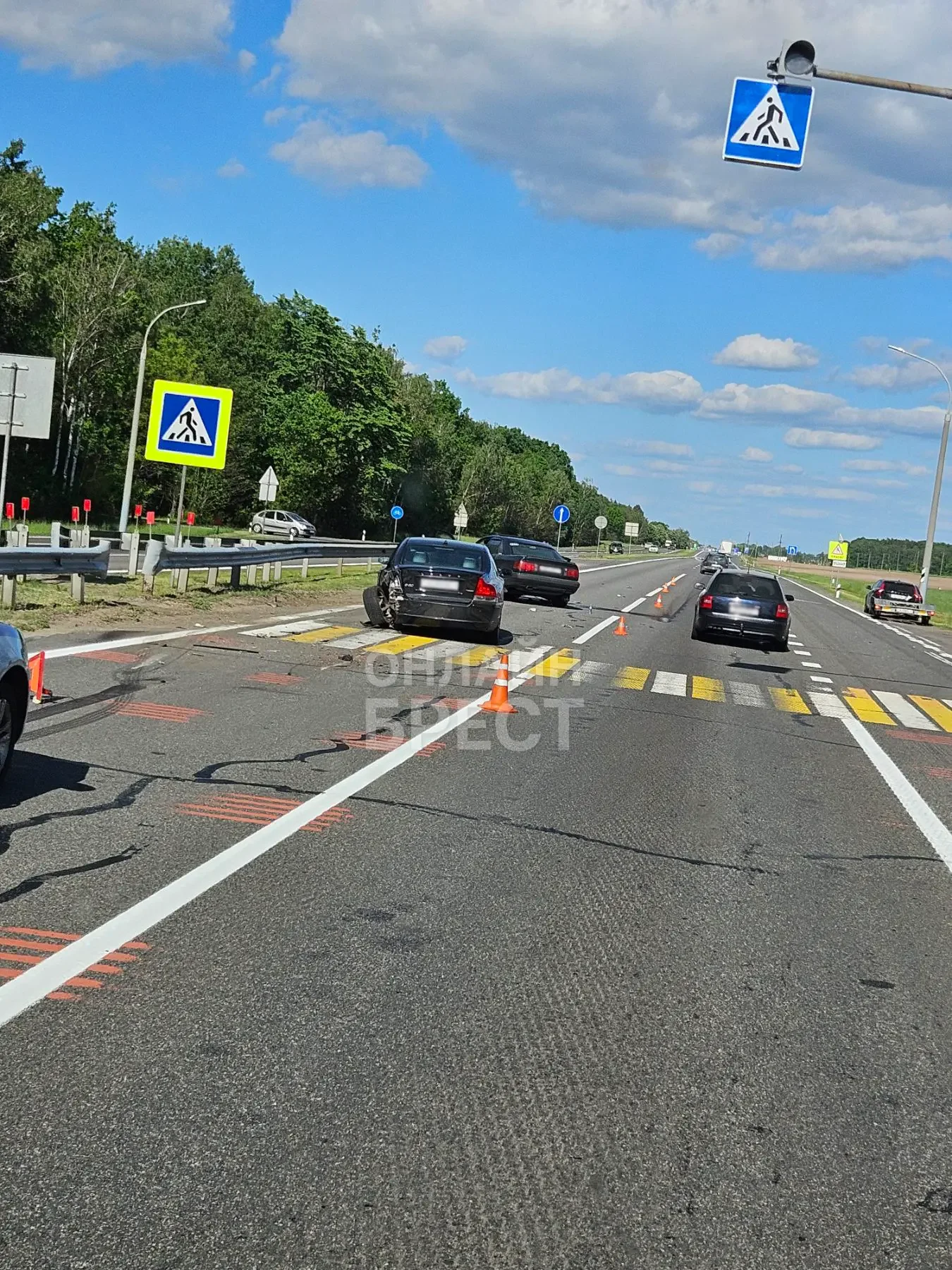 На трассе М1 в Жабинковском районе Audi въехала в Volvo