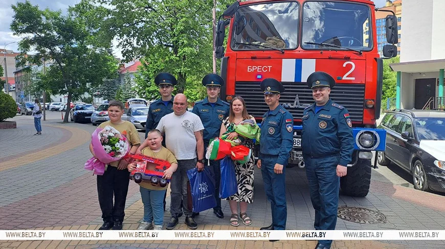 Мальчик, рождённый в машине в Бресте, получил имя двух своих спасателей