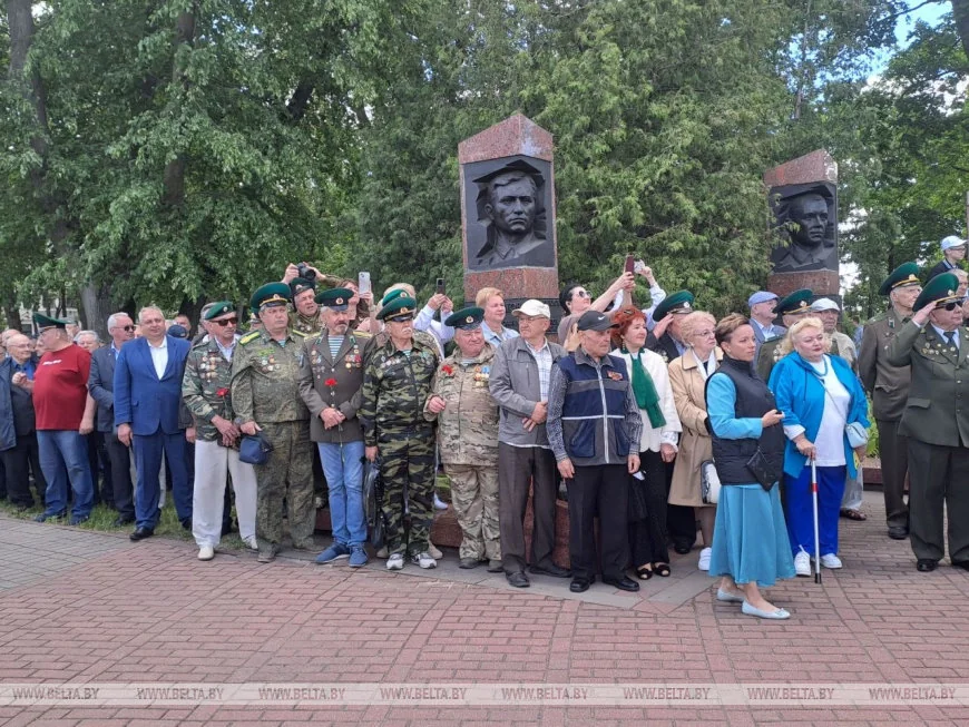 Сотня мотоциклистов, награды и предложение руки и сердца: как Брест отметил День пограничника