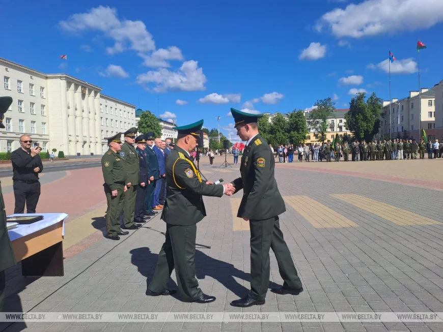 Сотня мотоциклистов, награды и предложение руки и сердца: как Брест отметил День пограничника