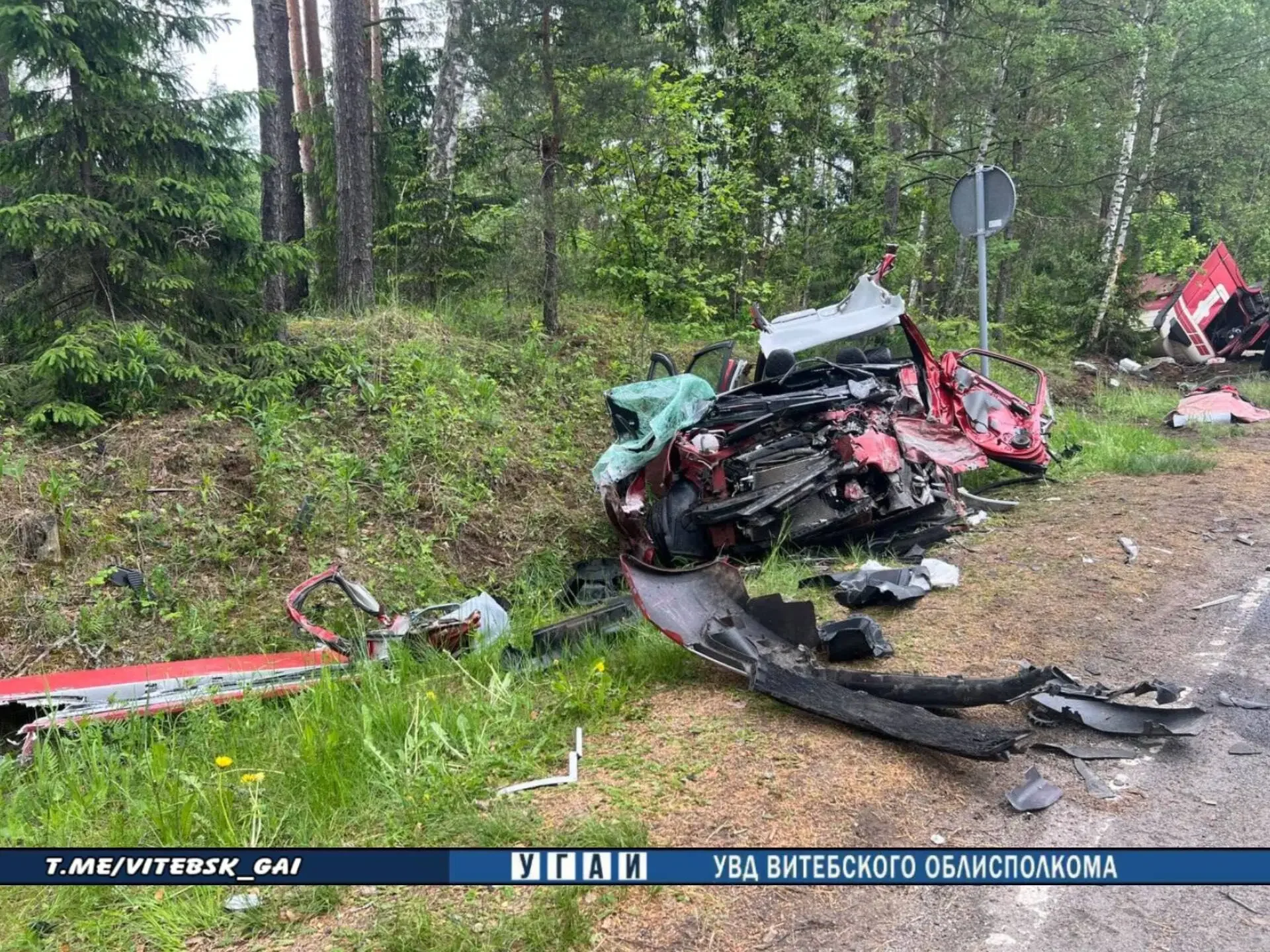 Грузовик вылетел на встречную полосу и врезался в Lada — водитель легковушки не выжил