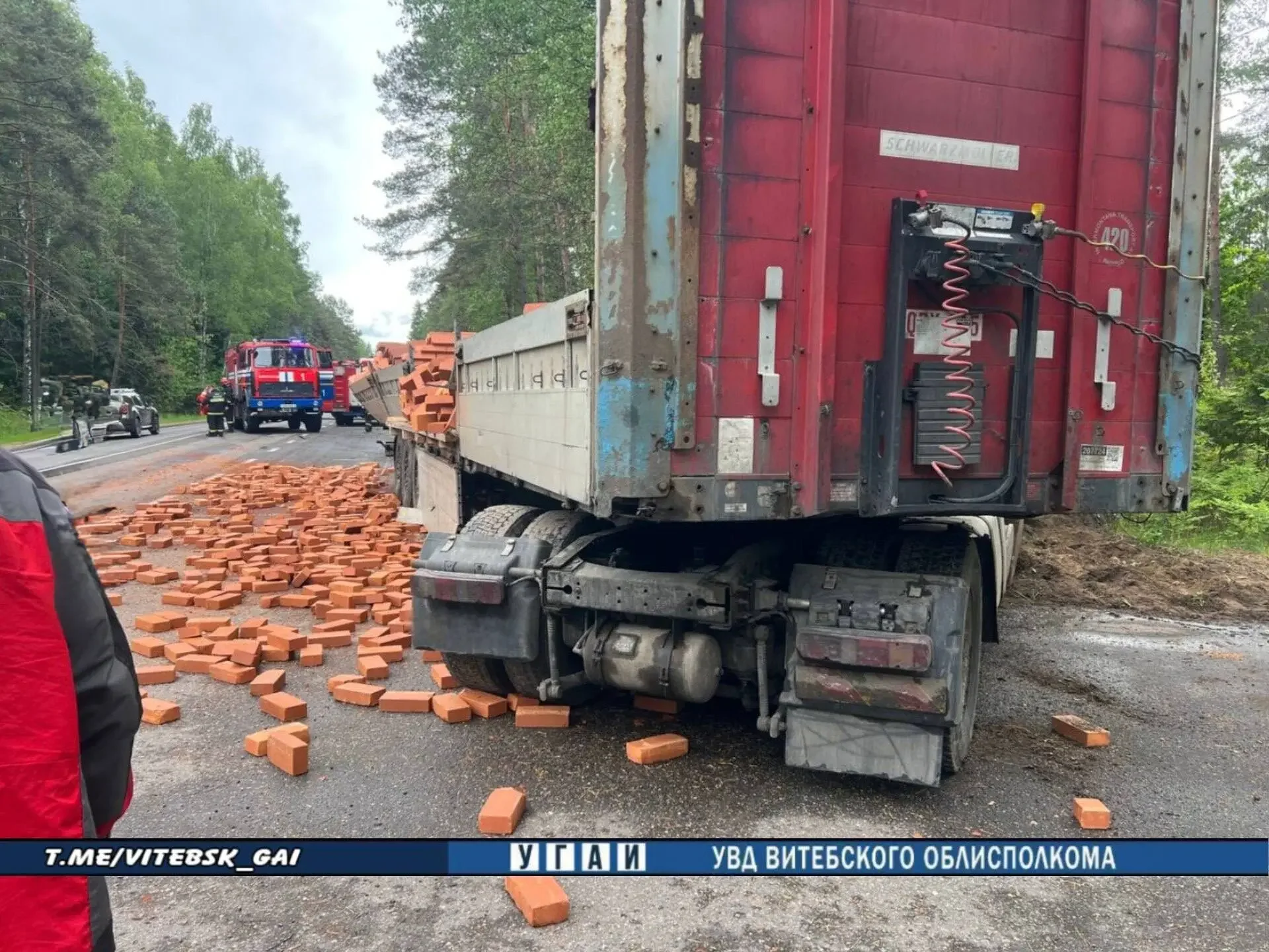Грузовик вылетел на встречную полосу и врезался в Lada — водитель легковушки не выжил