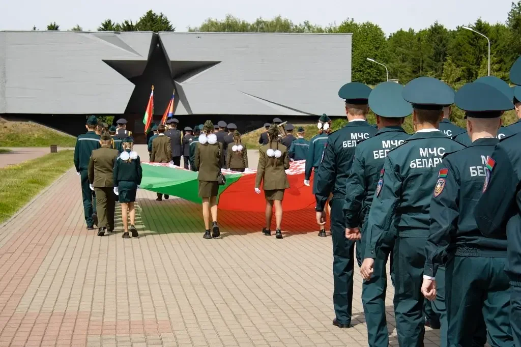 От площади Ленина до Брестской крепости: спасатели отмечают свой юбилей