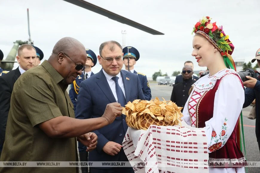 Президент Ганы прилетел в Брест — подробности визита