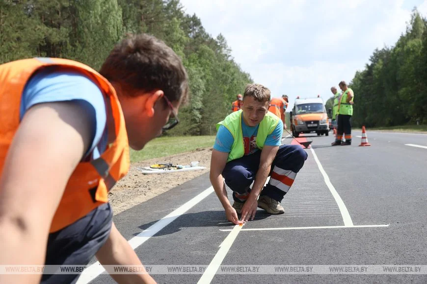 700 метров дороги у Беловежской пущи будут «петь» — когда завершат работы